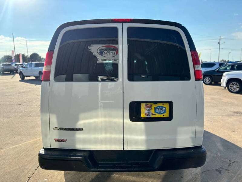 2017 Chevrolet Express 2500