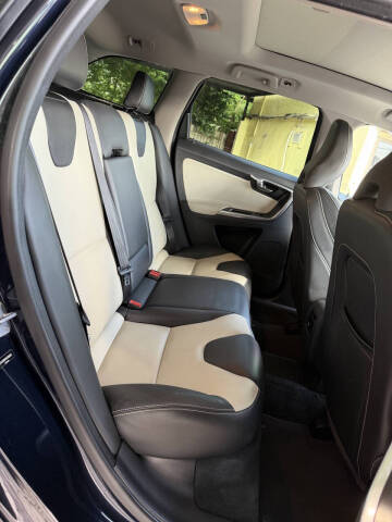 2017 Volvo XC60 T5 Dynamic
