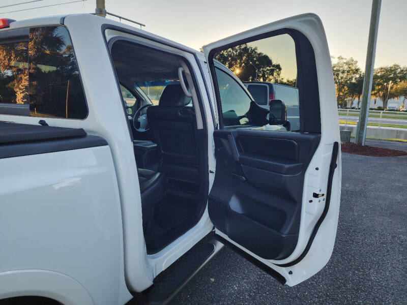 2011 Nissan Titan SL