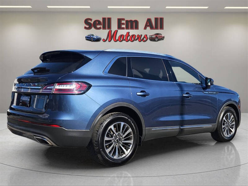 2019 Lincoln Nautilus Select