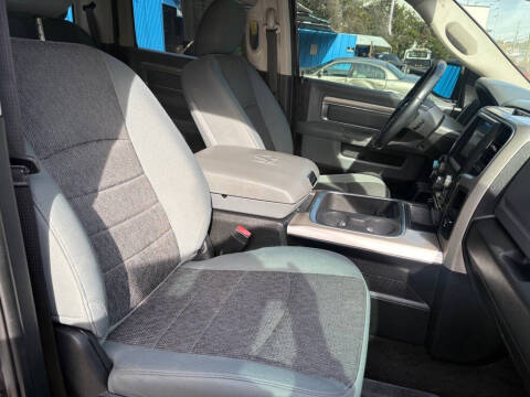 2017 RAM 1500 SLT