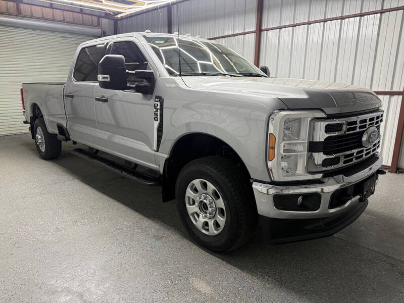 2024 Ford F-350 Super Duty XLT's photo