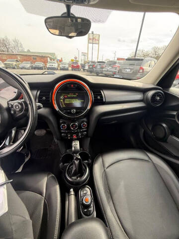 2017 MINI Hardtop 4 Door Cooper