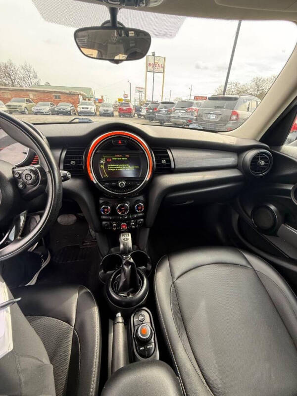 2017 MINI Hardtop 4 Door Cooper