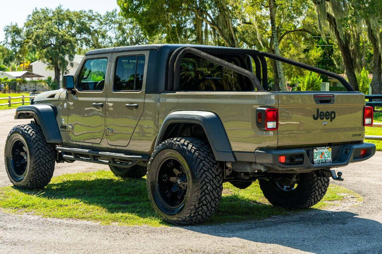 2020 Jeep Gladiator Pickup - $54,999