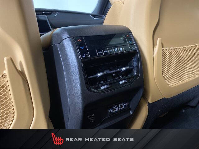 2022 Jeep Grand Cherokee Summit