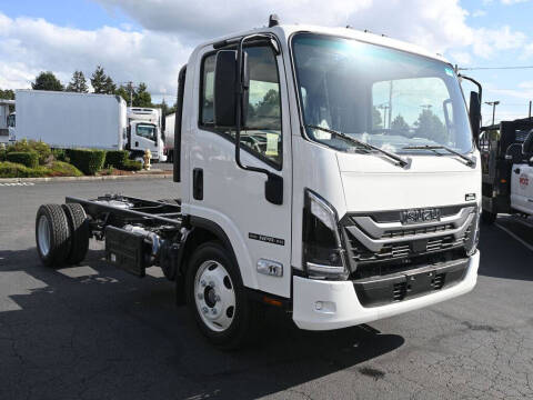 2025 Isuzu NPR