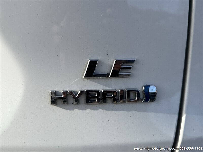 2022 Toyota RAV4 Hybrid LE