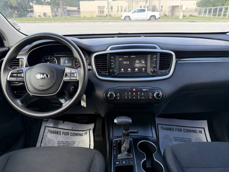 2020 Kia Sorento LX V6