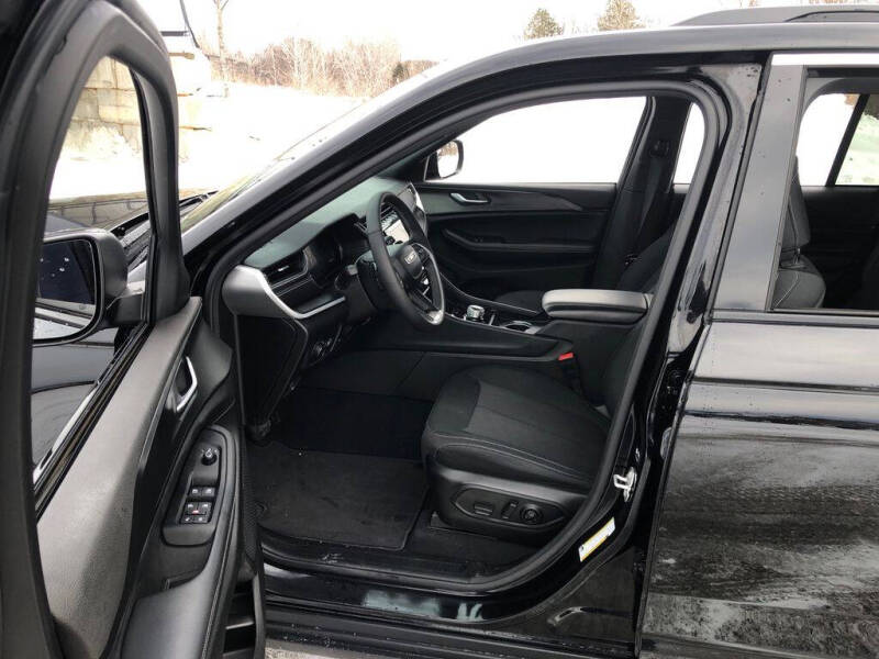 2024 Jeep Grand Cherokee Laredo