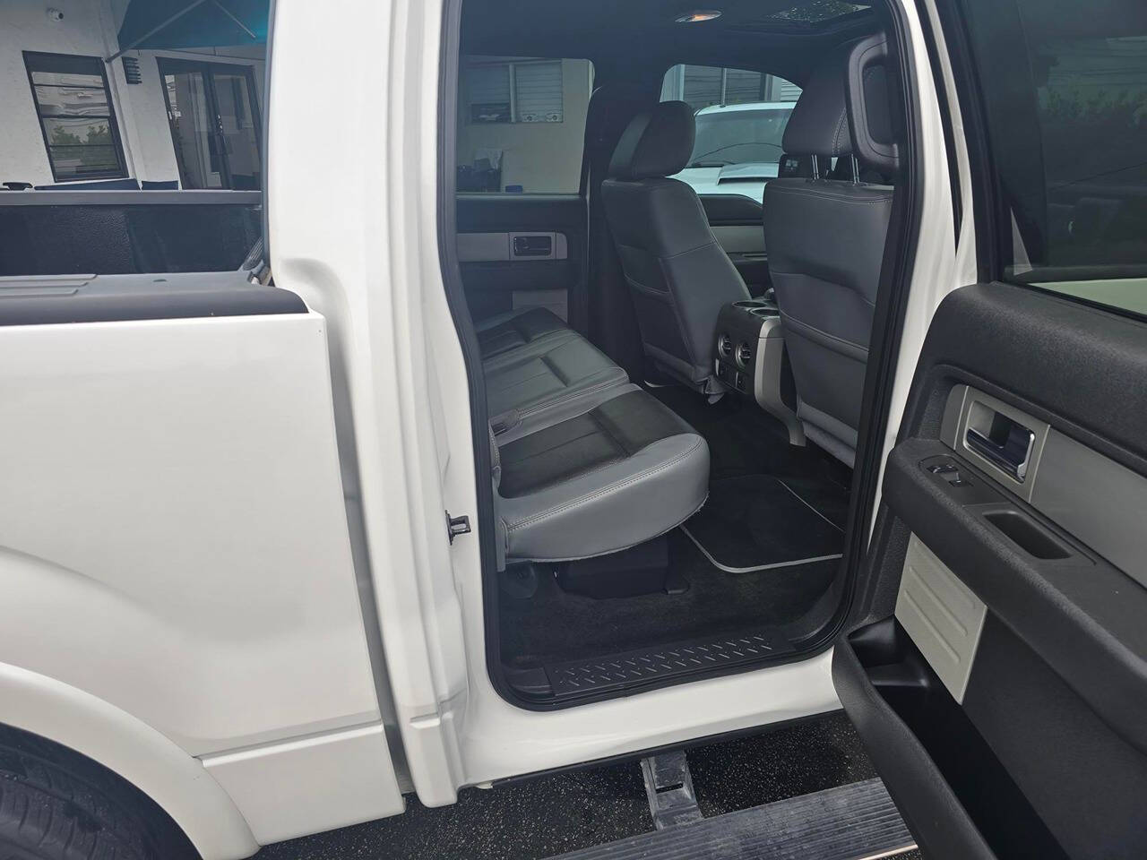 2011 Ford F-150 11