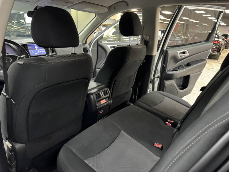 2019 Nissan Pathfinder S