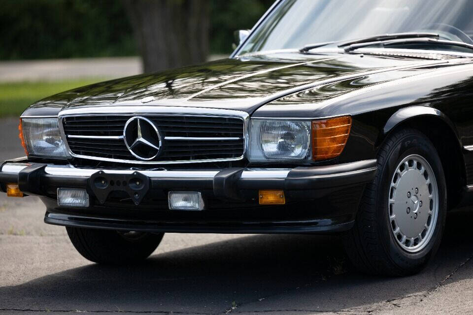 1988 Mercedes-Benz 560-Class for sale at Autowerks in Cary, IL