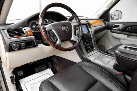 2013 Cadillac Escalade Platinum Edition