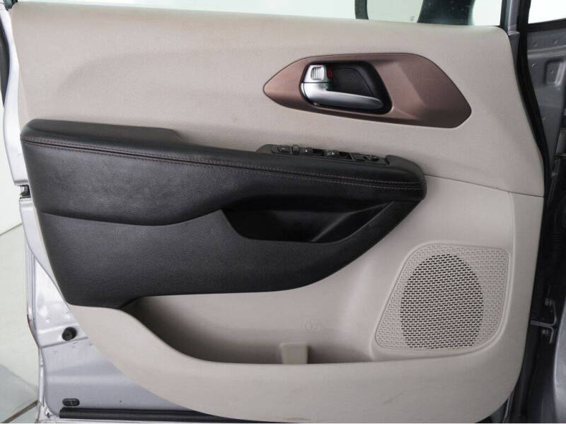 2019 Chrysler Pacifica LX