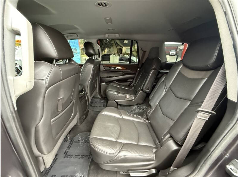 2017 Cadillac Escalade Standard