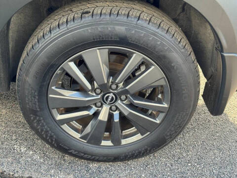 2022 Nissan Pathfinder SV