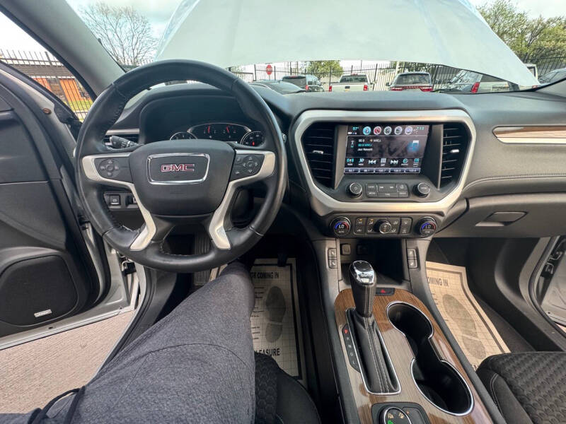 2017 GMC Acadia SLE-2