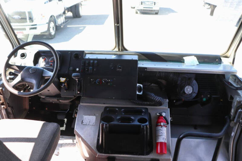2020 Freightliner MT45 Chassis