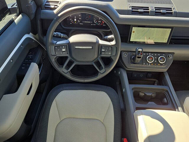 2024 Land Rover Defender 110 P400 X-Dynamic SE