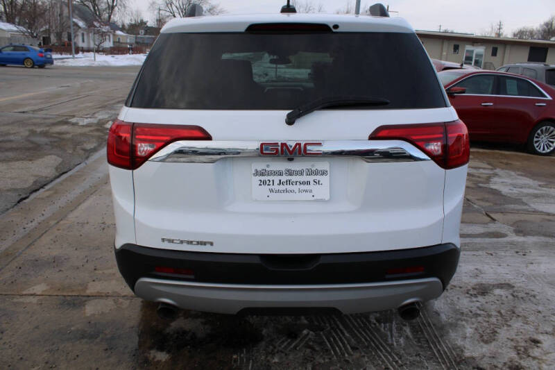 2017 GMC Acadia SLE-2
