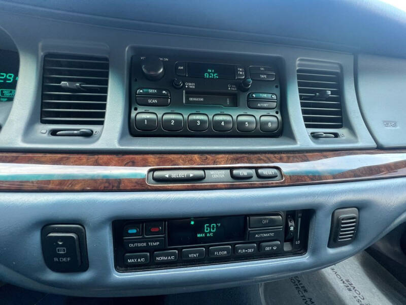 1997 Lincoln Town Car Executive