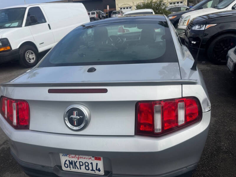 2010 Ford Mustang V6