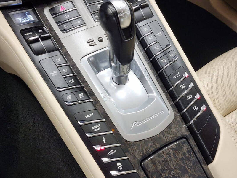 2012 Porsche Panamera