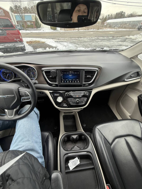 2020 Chrysler Voyager LXi