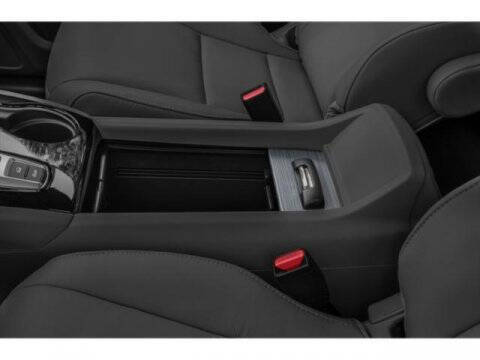 2021 Honda Pilot Touring w/Rear Captain's Chairs