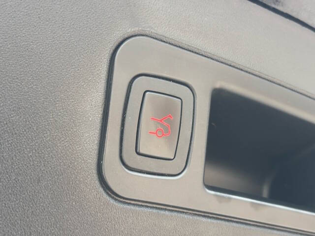 2015 Tesla Model S 15