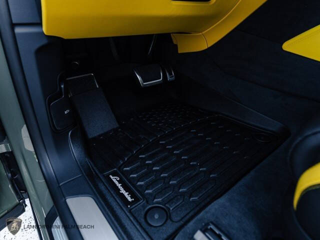 2025 Lamborghini Urus SE