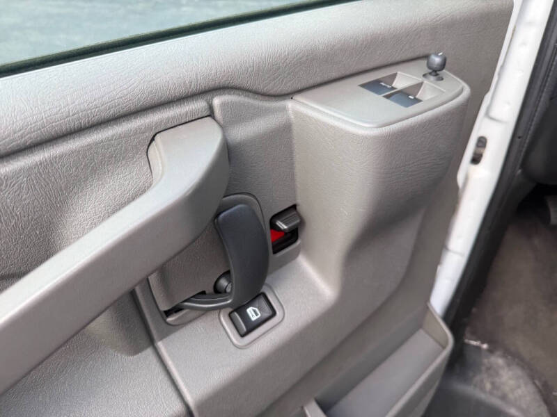 2023 Chevrolet Express LT 3500