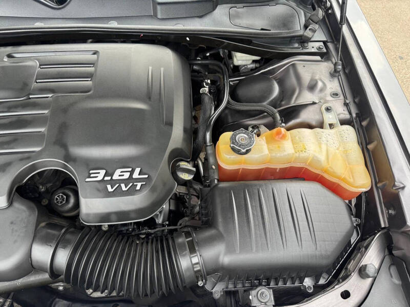 2014 Dodge Challenger SXT Plus