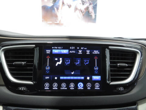 2017 Chrysler Pacifica Touring-L