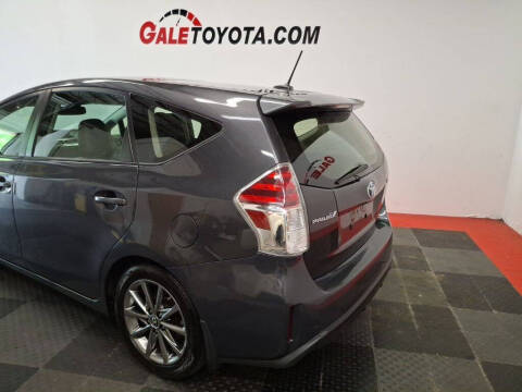 2017 Toyota Prius v Five
