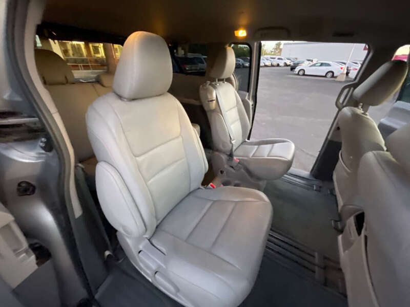 2017 Toyota Sienna XLE 8-Passenger