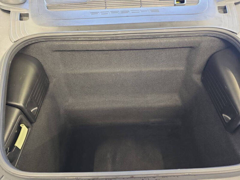 2018 Porsche 911 Carrera