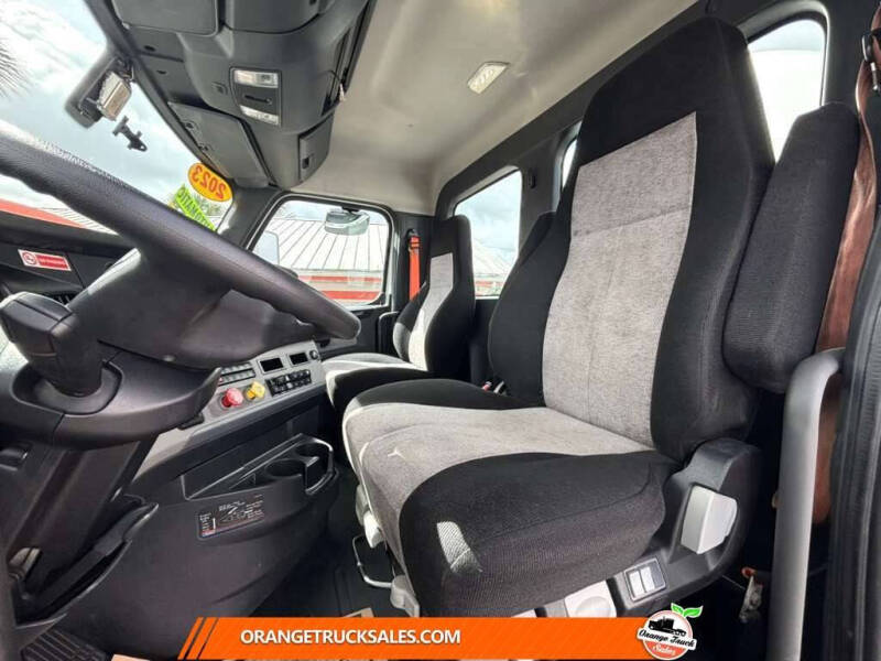 2023 Freightliner Cascadia