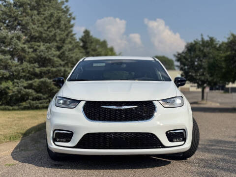 2024 Chrysler Pacifica Touring