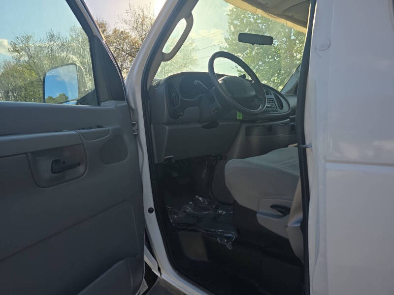 2006 Ford E-Series E-350 SD XLT