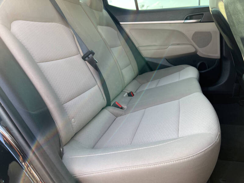 2020 Hyundai Elantra SE