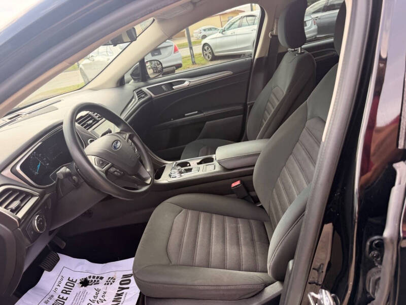 2017 Ford Fusion SE