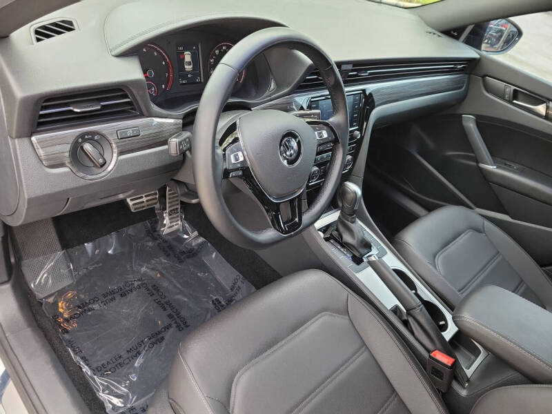 2022 Volkswagen Passat R-Line