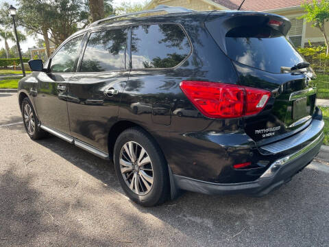 2017 Nissan Pathfinder SL