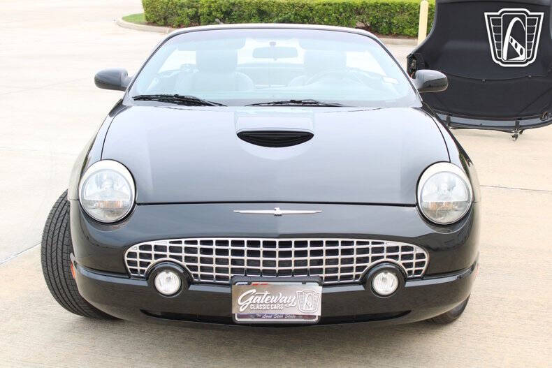 2004 Ford Thunderbird Deluxe
