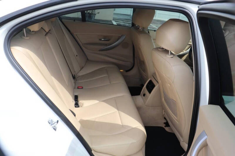 2012 BMW 3 Series 328i