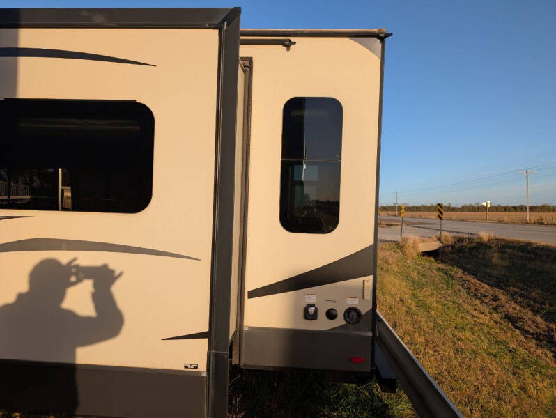 2020 Rockwood 8329SS