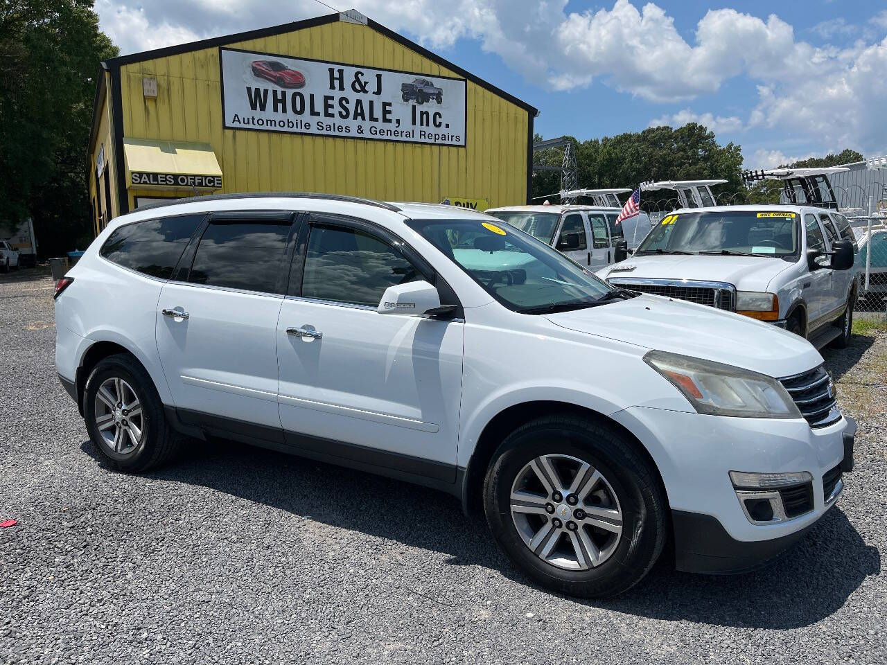 White 2017 Chevrolet Traverse LT AWD LT 4dr SUV w/1LT 2