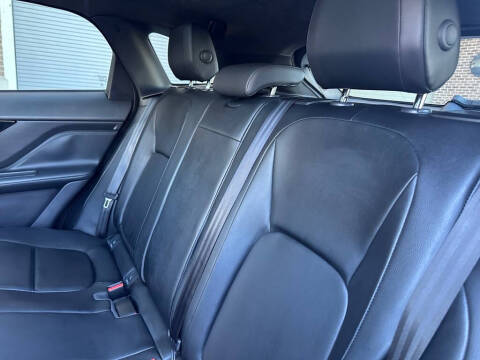 2019 Jaguar F-PACE 25t Premium